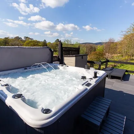 Haile Hall - With Hot Tub - Private Wing With 4 Huge Ensuite Bedrooms In Historic Country House Only 14 Miles From Scafell Pike - Wast Water Lake - Featuring In Countrylife