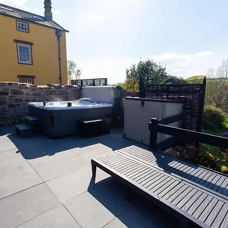 Haile Hall - With Hot Tub - Private Wing With 4 Huge Ensuite Bedrooms In Historic Country House Only 14 Miles From Scafell Pike - Wast Water Lake - Featuring In Countrylife 乡村民宿 *
