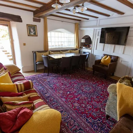 Haile Hall - With Hot Tub - Private Wing With 4 Huge Ensuite Bedrooms In Historic Country House Only 14 Miles From Scafell Pike - Wast Water Lake - Featuring In Countrylife Egremont (Cumbria)