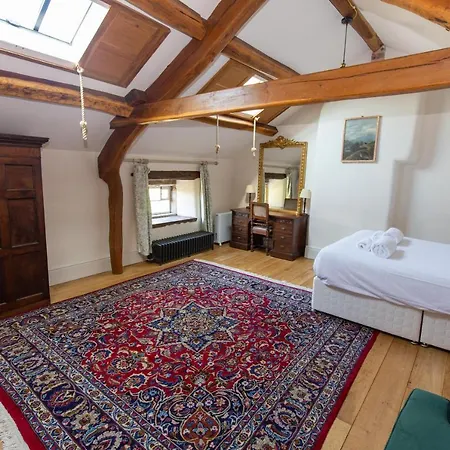 Haile Hall - With Hot Tub - Private Wing With 4 Huge Ensuite Bedrooms In Historic Country House Only 14 Miles From Scafell Pike - Wast Water Lake - Featuring In Countrylife Gospodarstwo wiejskie *