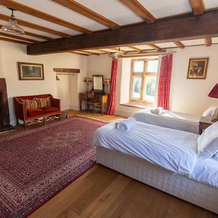 Gospodarstwo wiejskie Haile Hall - With Hot Tub - Private Wing With 4 Huge Ensuite Bedrooms In Historic Country House Only 14 Miles From Scafell Pike - Wast Water Lake - Featuring In Countrylife *