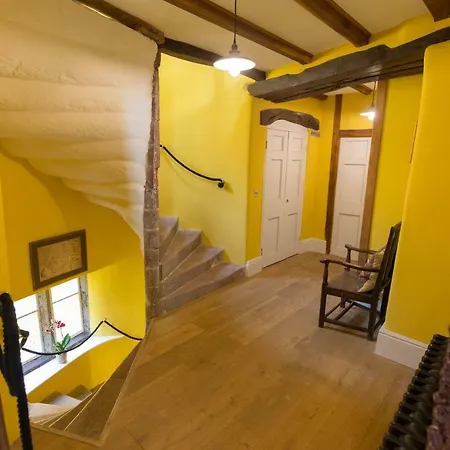 Gospodarstwo wiejskie Haile Hall - With Hot Tub - Private Wing With 4 Huge Ensuite Bedrooms In Historic Country House Only 14 Miles From Scafell Pike - Wast Water Lake - Featuring In Countrylife